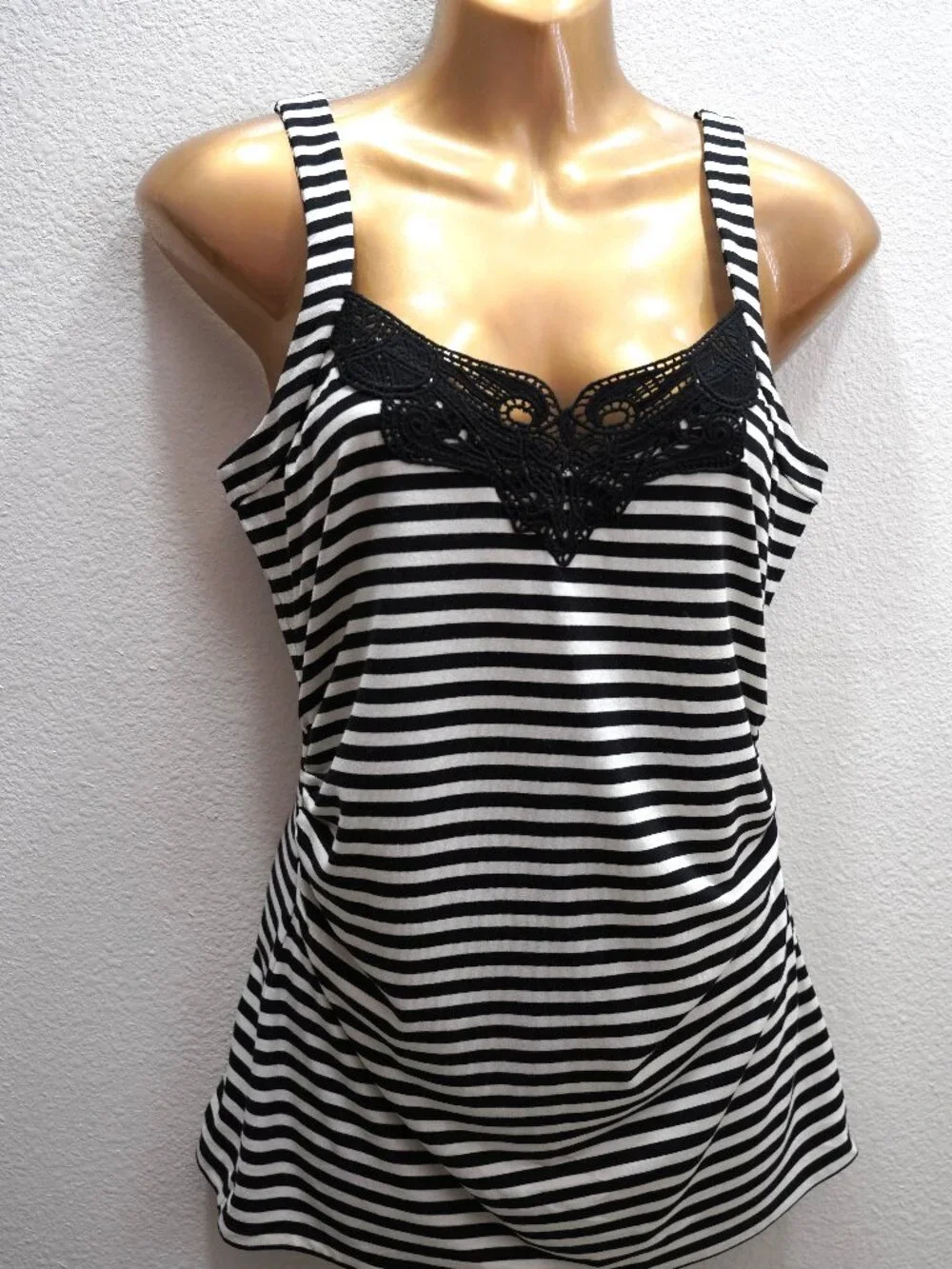 White House Black Market Black crocheted Accent Ruch Tank Top size S